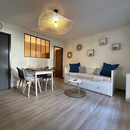 Appartement Climatise Avec Chambre Et Parking Privatif Locations Vld Camargue سانت ماري دو لا مير المظهر الخارجي الصورة