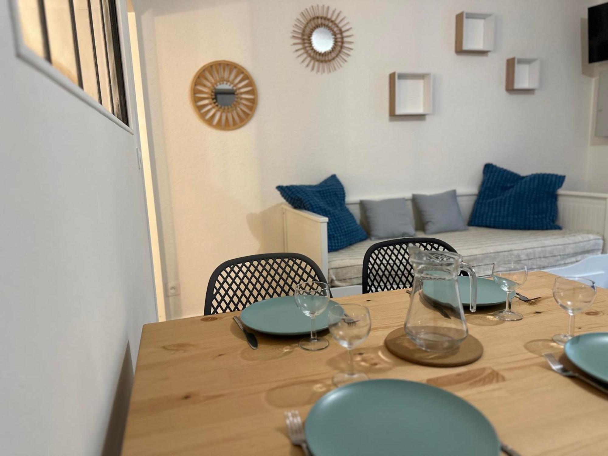 Appartement Climatise Avec Chambre Et Parking Privatif Locations Vld Camargue سانت ماري دو لا مير المظهر الخارجي الصورة