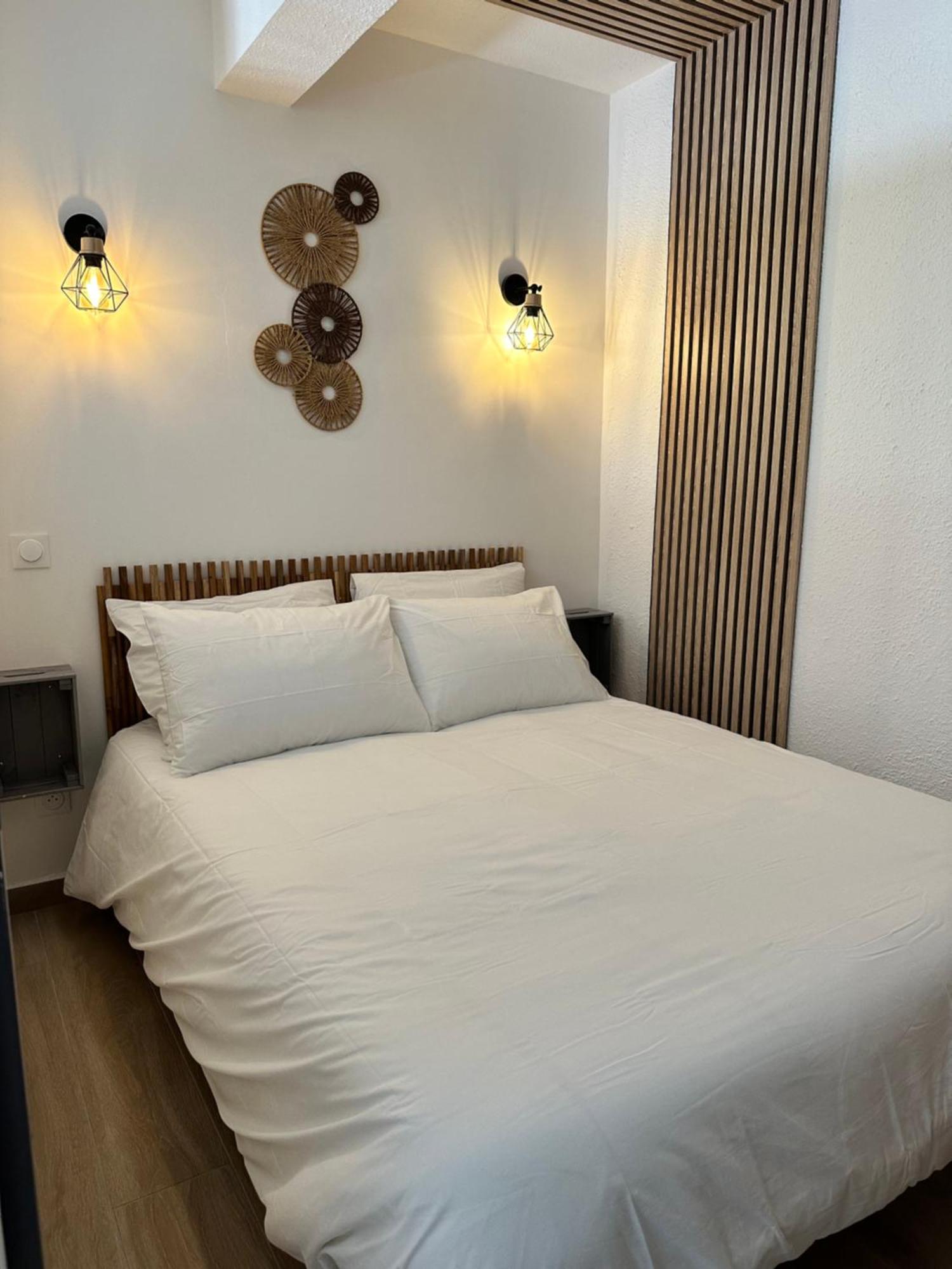 Appartement Climatise Avec Chambre Et Parking Privatif Locations Vld Camargue سانت ماري دو لا مير المظهر الخارجي الصورة