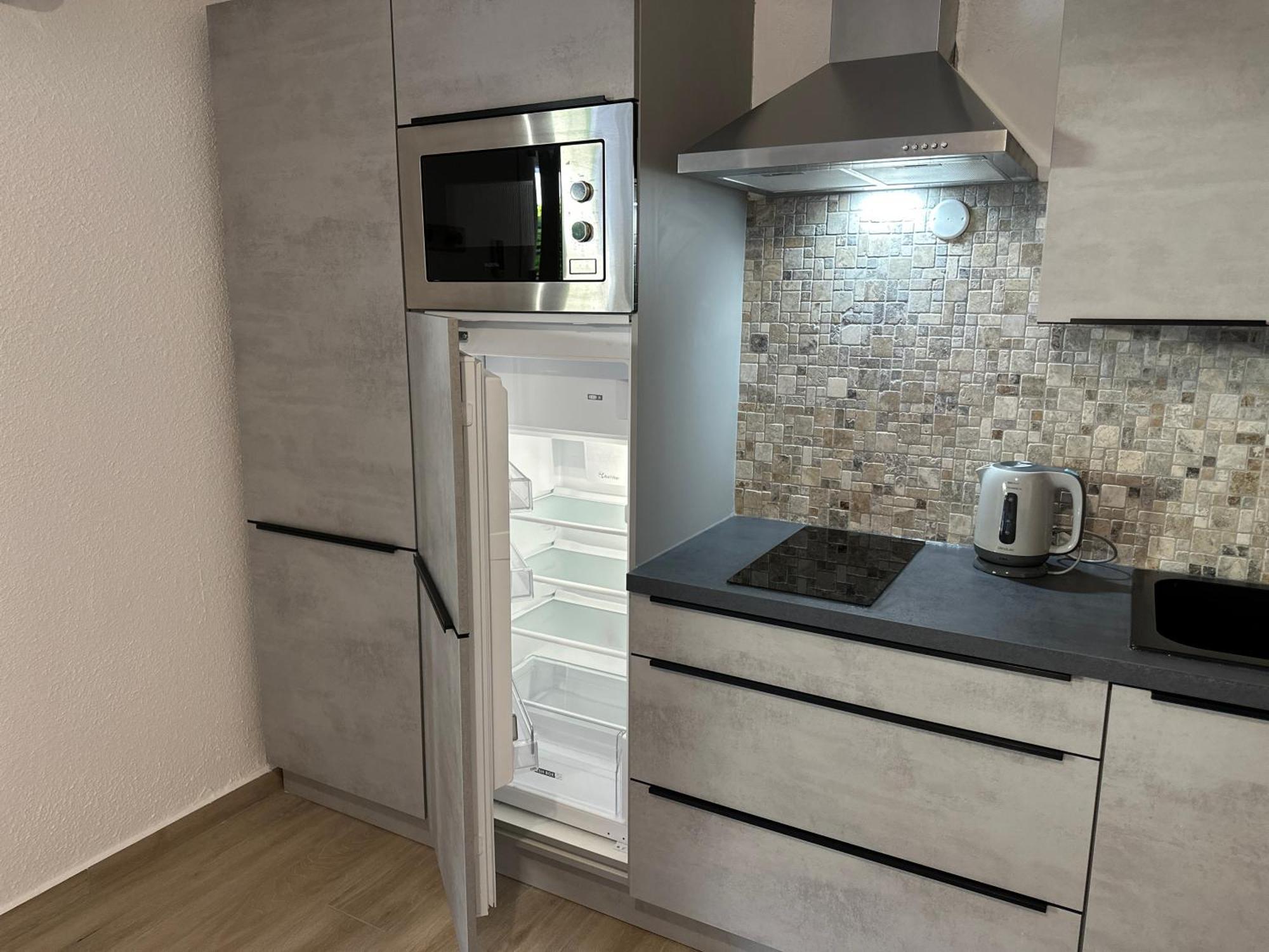 Appartement Climatise Avec Chambre Et Parking Privatif Locations Vld Camargue سانت ماري دو لا مير المظهر الخارجي الصورة