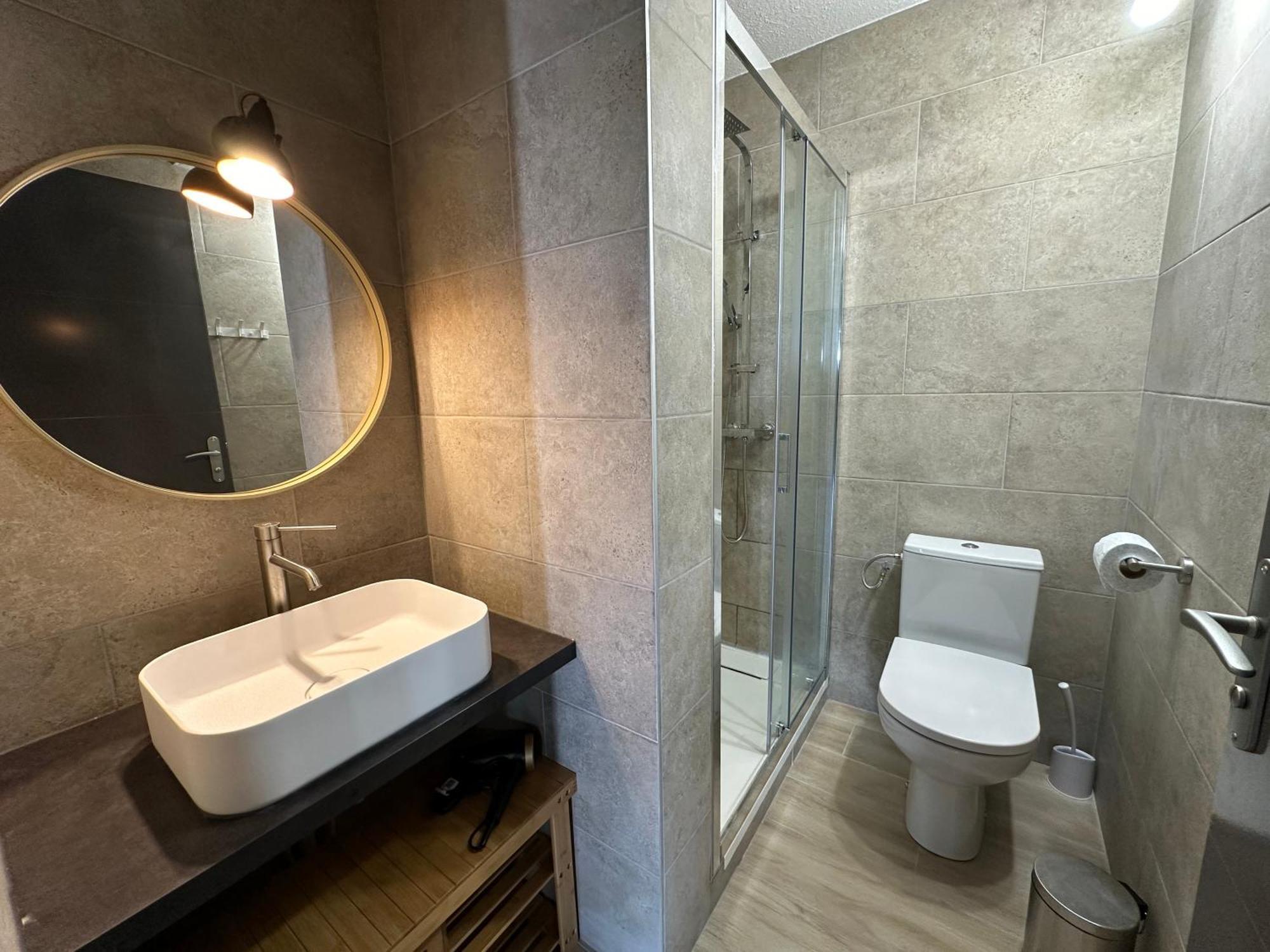 Appartement Climatise Avec Chambre Et Parking Privatif Locations Vld Camargue سانت ماري دو لا مير المظهر الخارجي الصورة