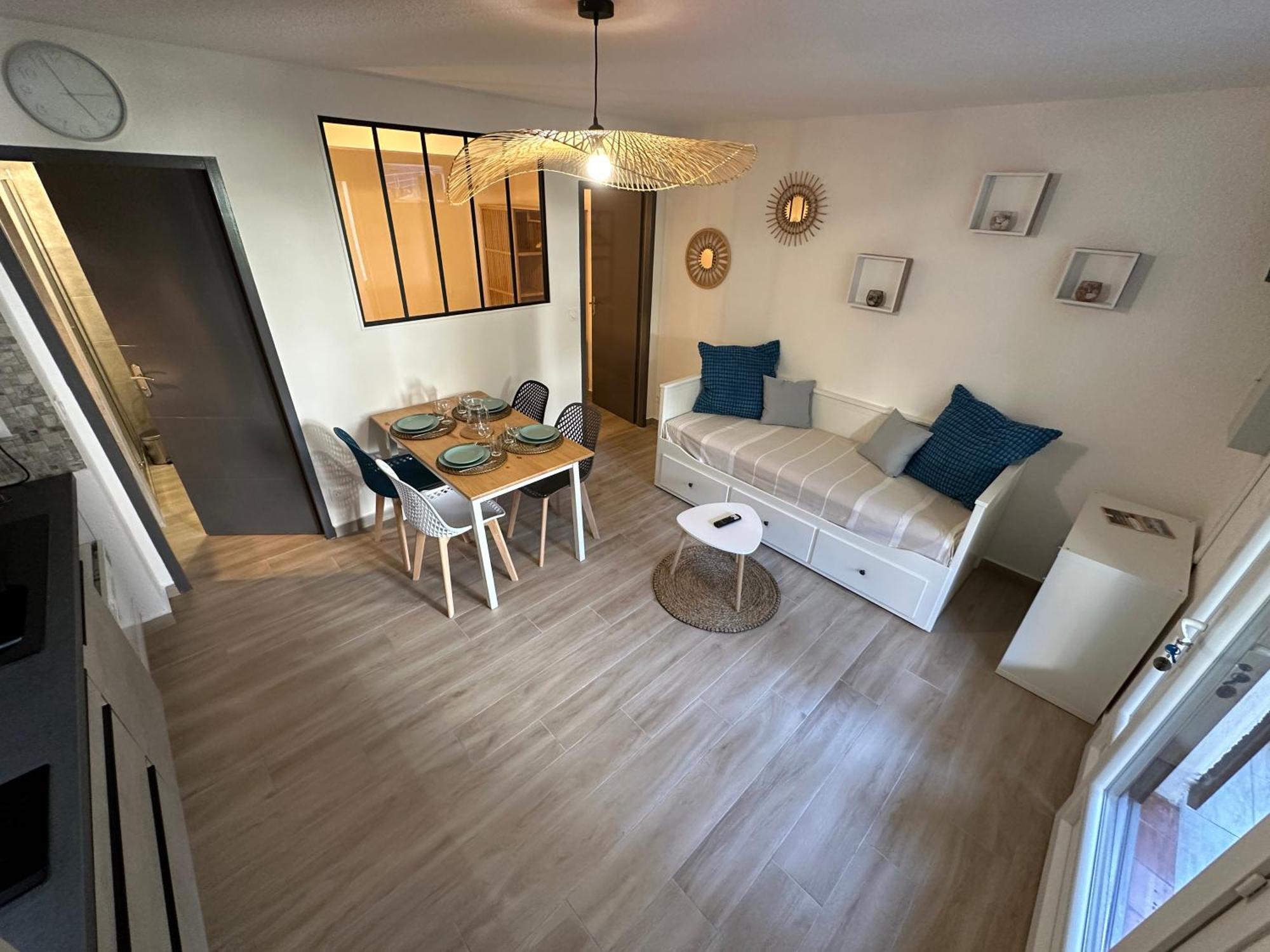 Appartement Climatise Avec Chambre Et Parking Privatif Locations Vld Camargue سانت ماري دو لا مير المظهر الخارجي الصورة