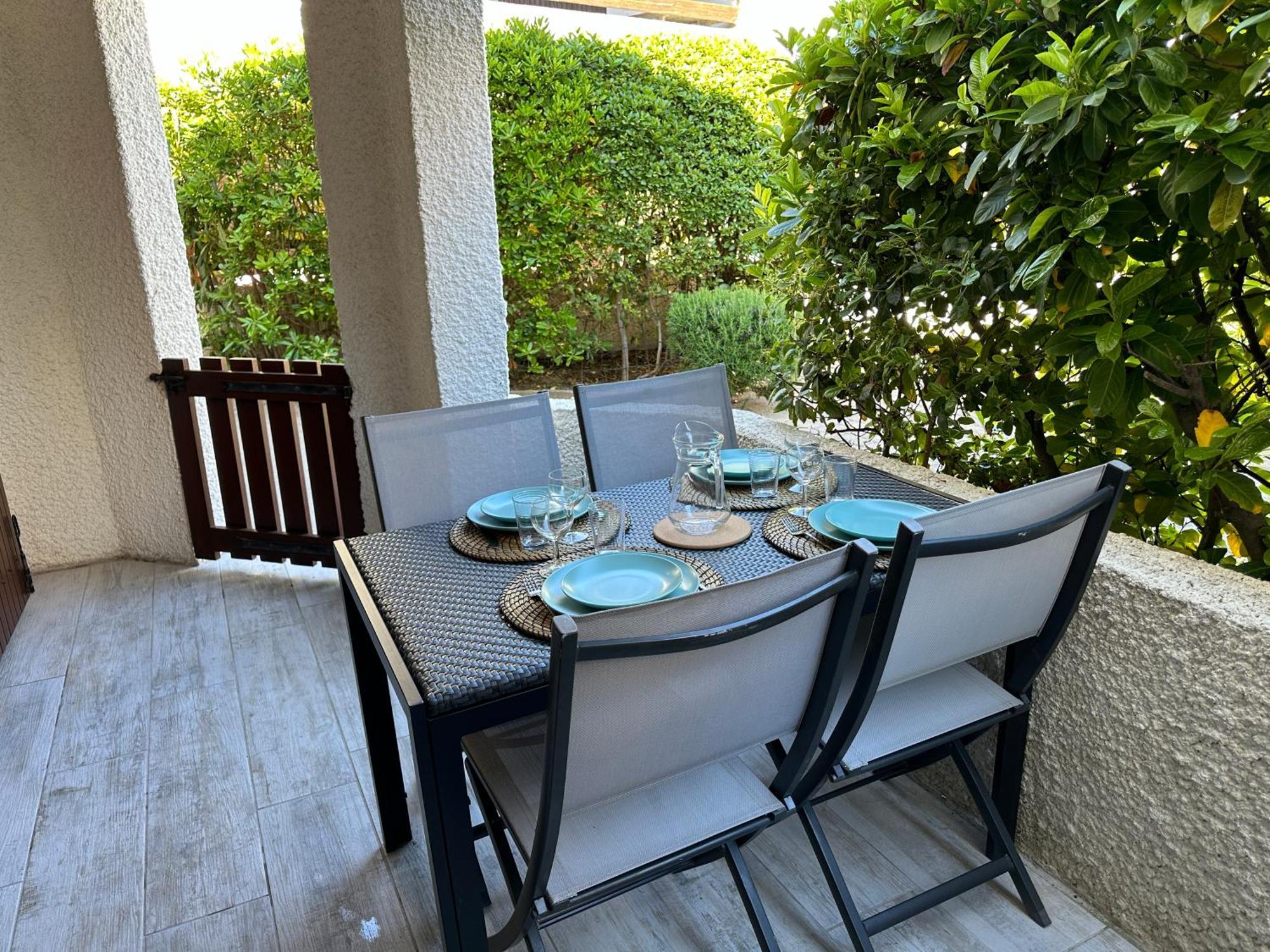 Appartement Climatise Avec Chambre Et Parking Privatif Locations Vld Camargue سانت ماري دو لا مير المظهر الخارجي الصورة