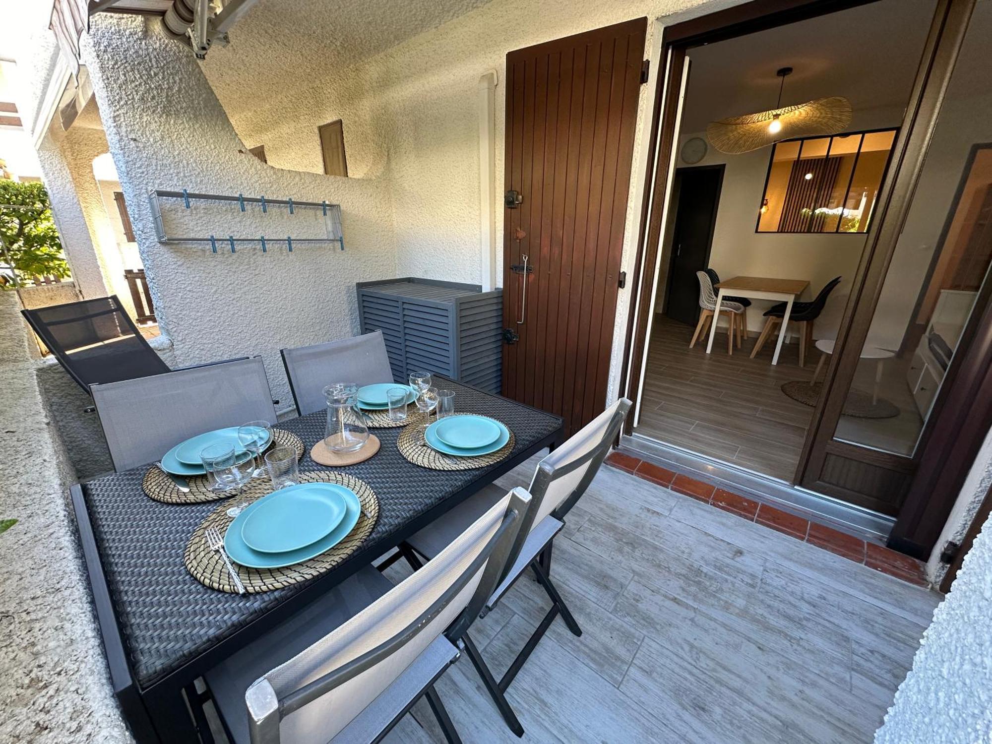 Appartement Climatise Avec Chambre Et Parking Privatif Locations Vld Camargue سانت ماري دو لا مير المظهر الخارجي الصورة